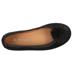 Bailarina niña con elástico y POMPÓN de pelo en piel serraje.