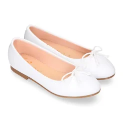 Bailarina niña con lazo ajustable en piel napa en color Blanco.