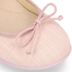 Bailarina niña con lazo ajustable en LINO.