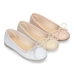 Bailarina niña con lazo ajustable en lona METALIZADA.