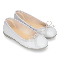 Bailarina niña con lazo ajustable en lona METALIZADA.