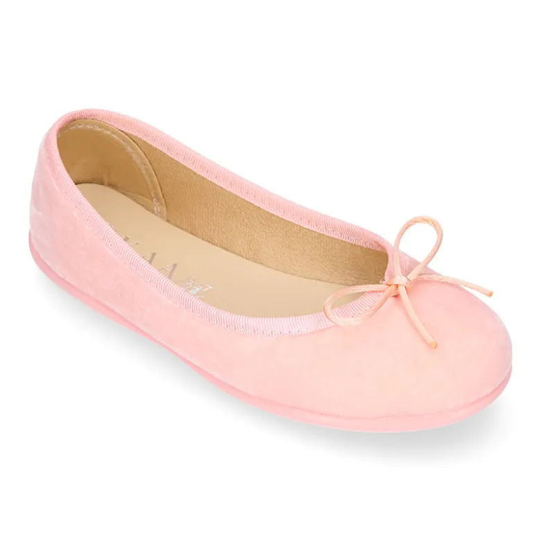 Bailarina niña con lazo en terciopelo de primavera verano.