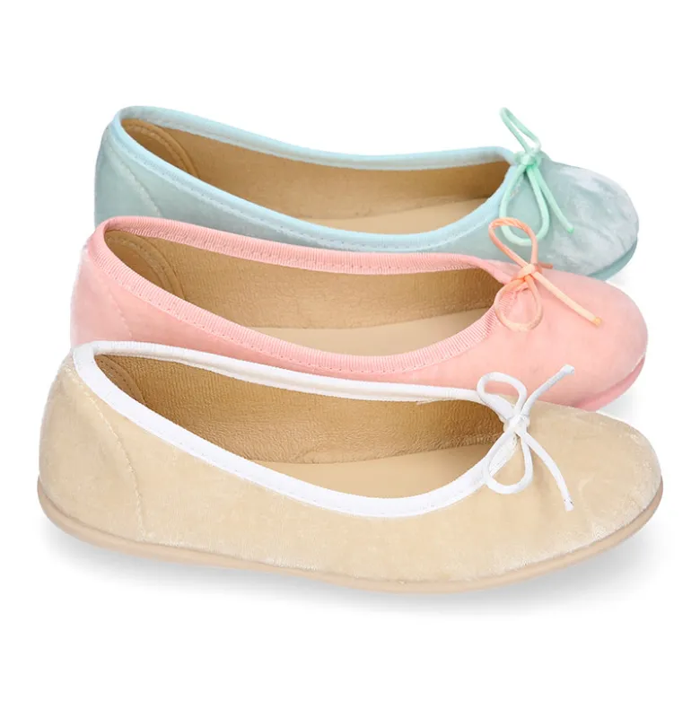 Bailarina niña con lazo en terciopelo de primavera verano.