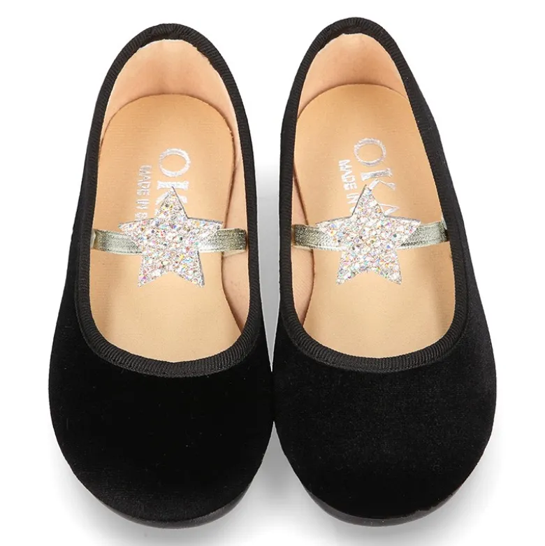 Bailarina niña en terciopelo negro de vestir con ESTRELLA.