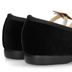 Bailarina niña en terciopelo negro de vestir con ESTRELLA.