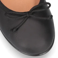 Bailarina Niña Piel Napa lavable con lazo ajustable.