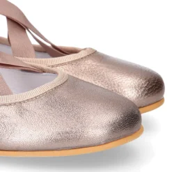 Bailarina niña tipo Ballet con cintas cruzadas elásticas en piel bronce.
