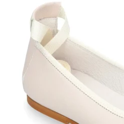 Bailarina niña tipo BALLET con cintas cruzadas en piel suave.