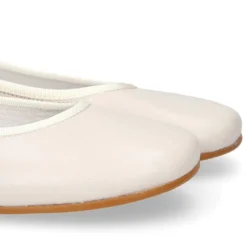 Bailarina niña tipo BALLET con cintas cruzadas en piel suave.