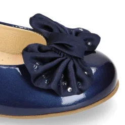 Bailarina niña tipo LUXURY COLLECTION con lazo con cristales en piel charol.