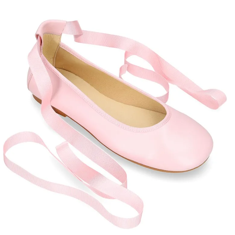 Bailarina tipo Ballet con cintas cruzadas en piel suave.
