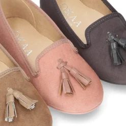 Bailarina tipo Slipper en Serratex con borlas.