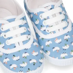 Bamba con cordones en lona con estampado POLLITOS.