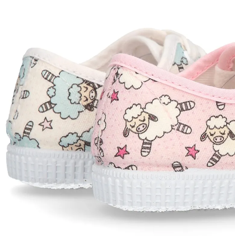 Bamba con cordones en lona con diseño de OVEJITAS.