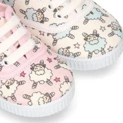 Bamba con cordones en lona con diseño de OVEJITAS.