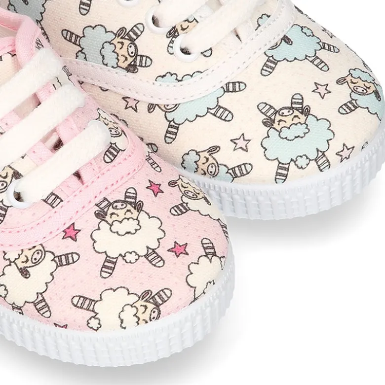 Bamba con cordones en lona con diseño de OVEJITAS.