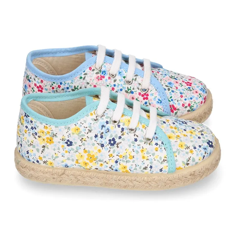 Bamba niños tipo Alpargata con cordones en lona con FLORES.