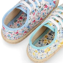 Bamba niños tipo Alpargata con cordones en lona con FLORES.