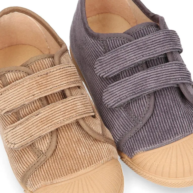 Bamba niños tipo zapatilla sin cordones y puntera en PANA.