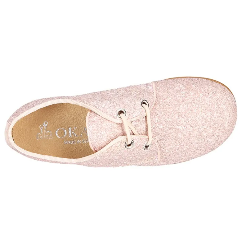 Blucher clásico estilizado con cordones en GLITTER NUDE.