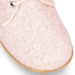 Blucher clásico estilizado con cordones en GLITTER NUDE.