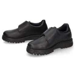 Blucher colegial niño OKAA sin cordones con suela de goma dentada en piel lavable.