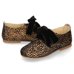 Blucher niñas pequeños con cordones TERCIOPELO en piel serraje estampado.