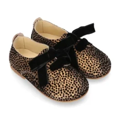Blucher niñas pequeños con cordones TERCIOPELO en piel serraje estampado.