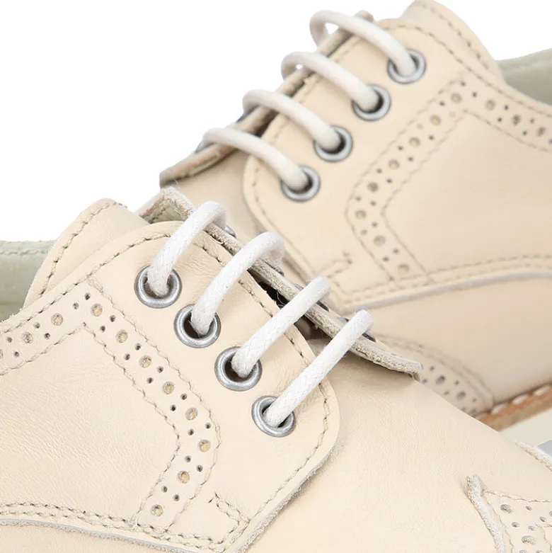 Blucher niño ceremonia con cordones en piel napa beige.