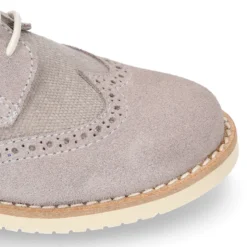 Blucher niño ceremonia con cordones en piel serraje con lino.