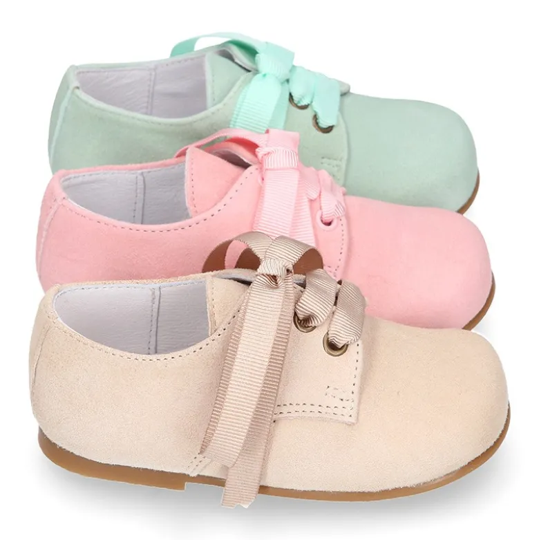 Blucher niño clásico con lazos en piel ante en colores de MODA.