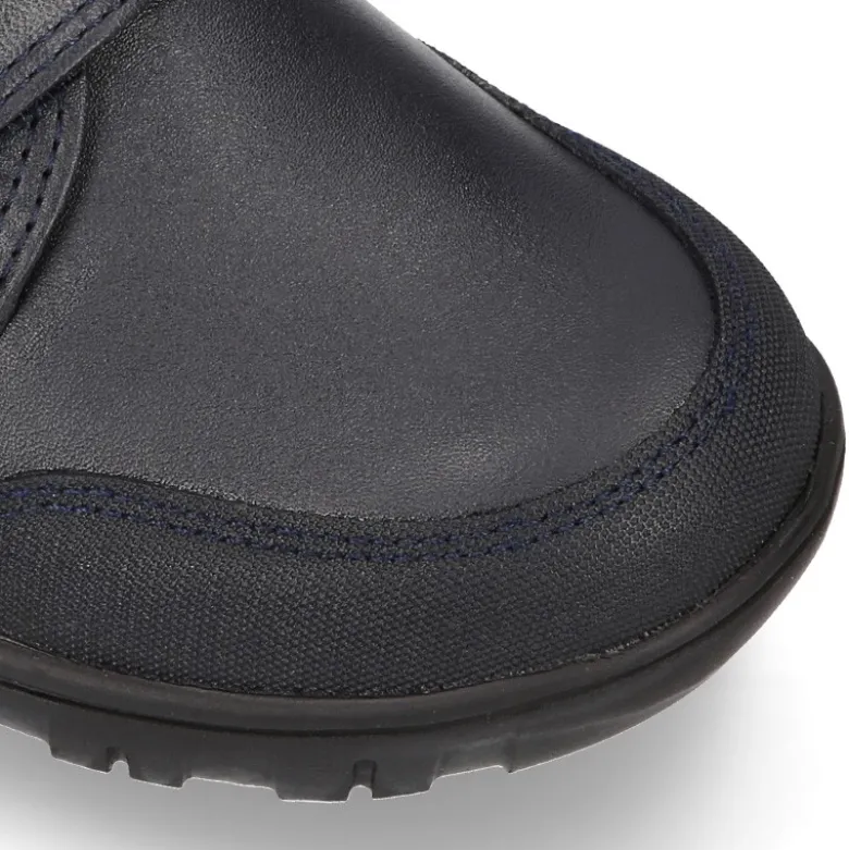 Blucher niño colegial con cierre adherente y puntera reforzada en piel PREMIUM.