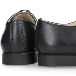 Blucher niño colegial en piel napa azul marino.