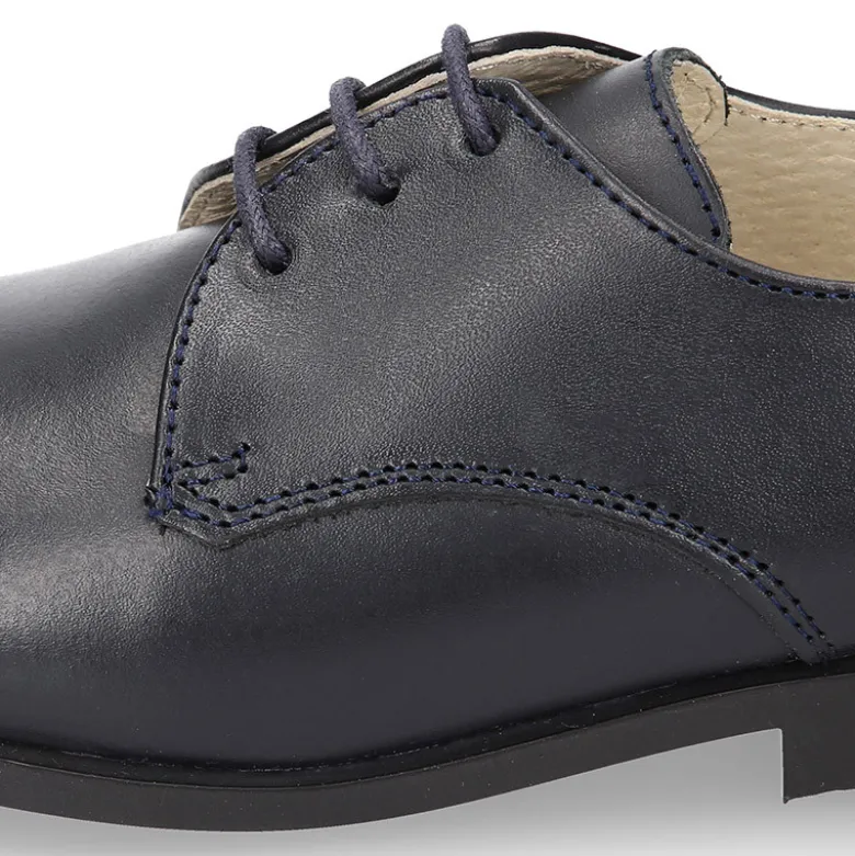Blucher niño colegial en piel napa azul marino.