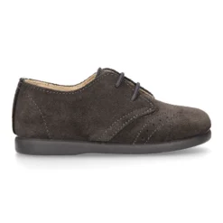 Blucher niños con cordones y picados en piel Serraje.