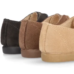 Blucher niños con cordones y picados en piel Serraje.