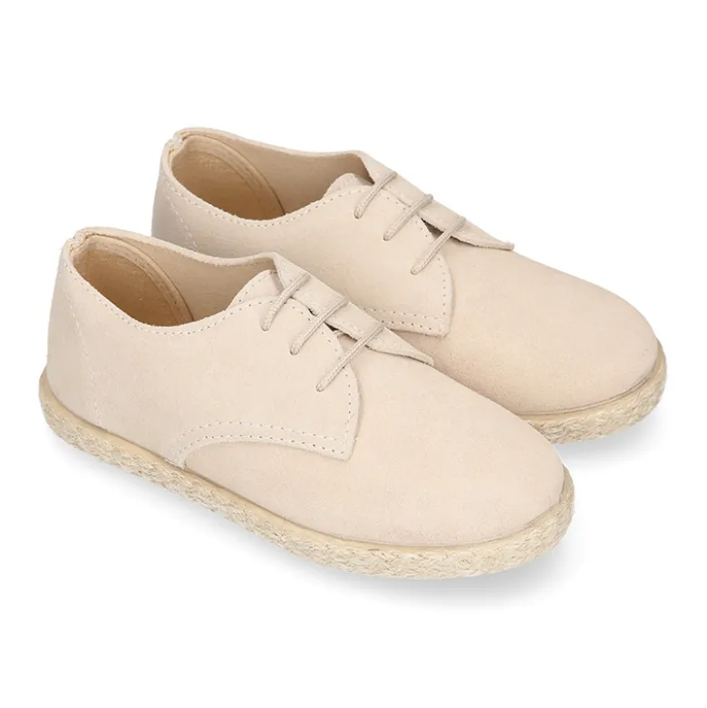 Blucher niños tipo alpargata con cordones en piel serraje.