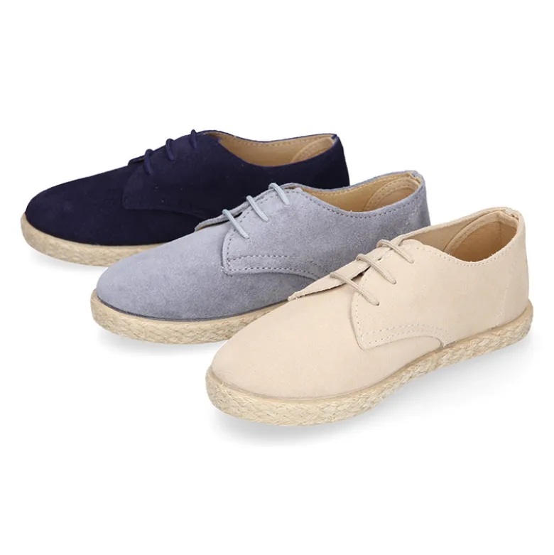 Blucher niños tipo alpargata con cordones en piel serraje.