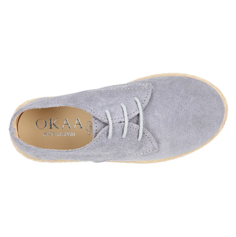 Blucher niños tipo alpargata con cordones en piel serraje.
