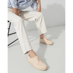 Blucher niños tipo alpargata con cordones en piel serraje.