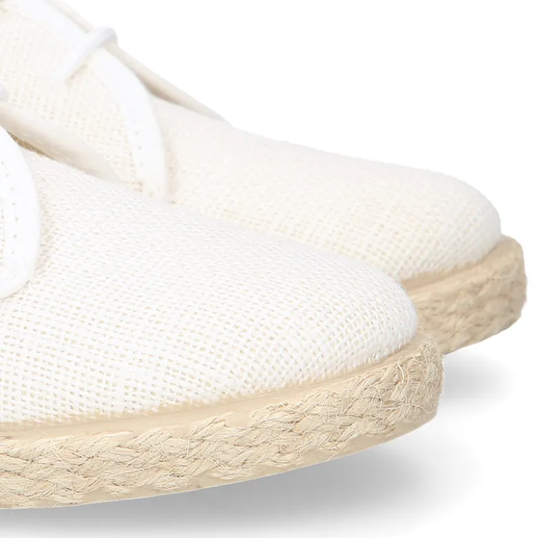 Blucher niños tipo alpargata con cordones en lino blanco.