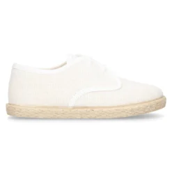 Blucher niños tipo alpargata con cordones en lino blanco.