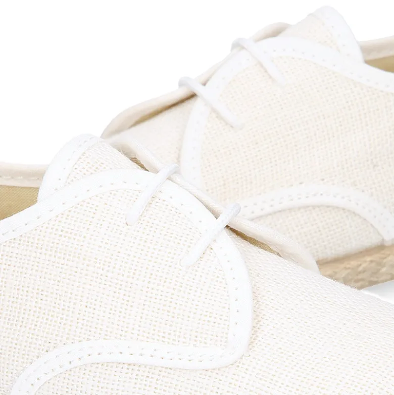 Blucher niños tipo alpargata con cordones en lino blanco.