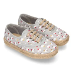 Blucher niño tipo alpargata en lona estampado POLLITOS.