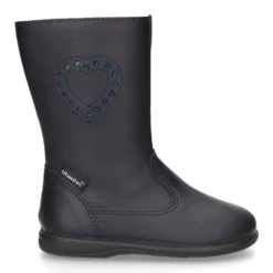 Bota caña alta con corazón y cremallera en piel lavable.