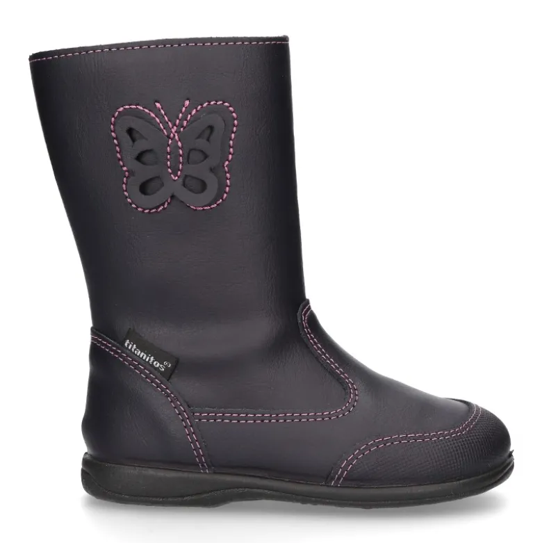 Bota caña alta con MARIPOSA, cremallera y puntera reforzada en piel lavable.
