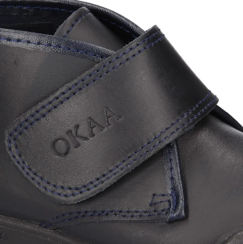 Bota colegial niño OKAA sin cordones y puntera reforzada en piel lavable.