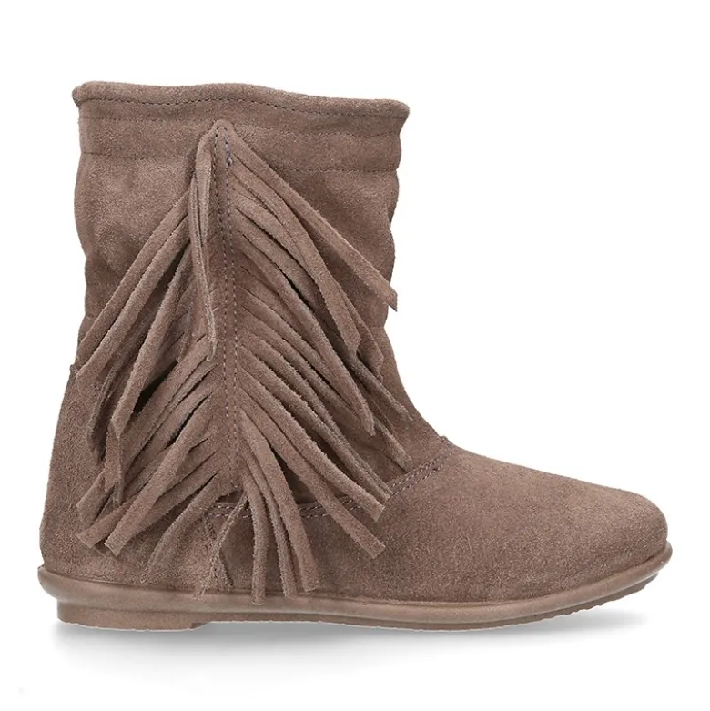 Bota con FLECOS laterales en piel serraje.
