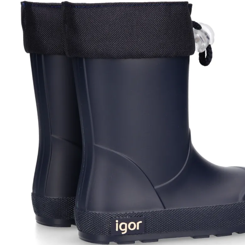 Bota de agua niños modelo respetuoso de Igor en azul marino y con cuello ajustable.