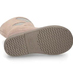 Bota en piel combinada con CORAZONES.